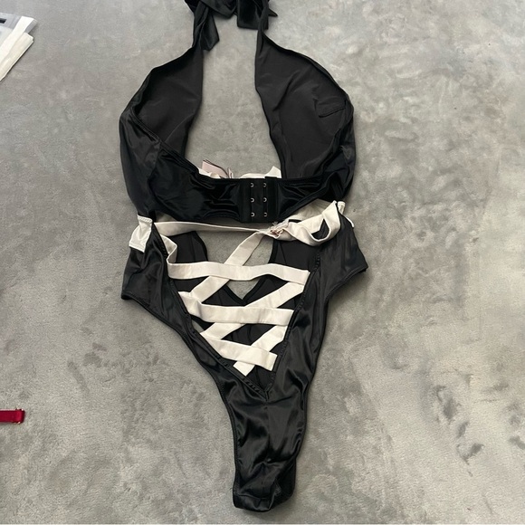 New! Victoria’s Secret Bow-Topped High-Neck Teddy black 4315 - Picture 8 of 10